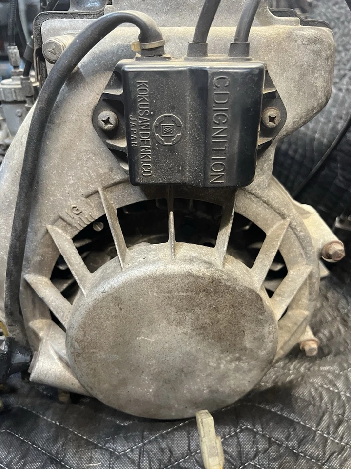 84 85 86 87 88 89 90 Polaris Trail Indy 340 1984 motor/cableado/carbohidratos refrigerado por ventilador Foto 4 de 4