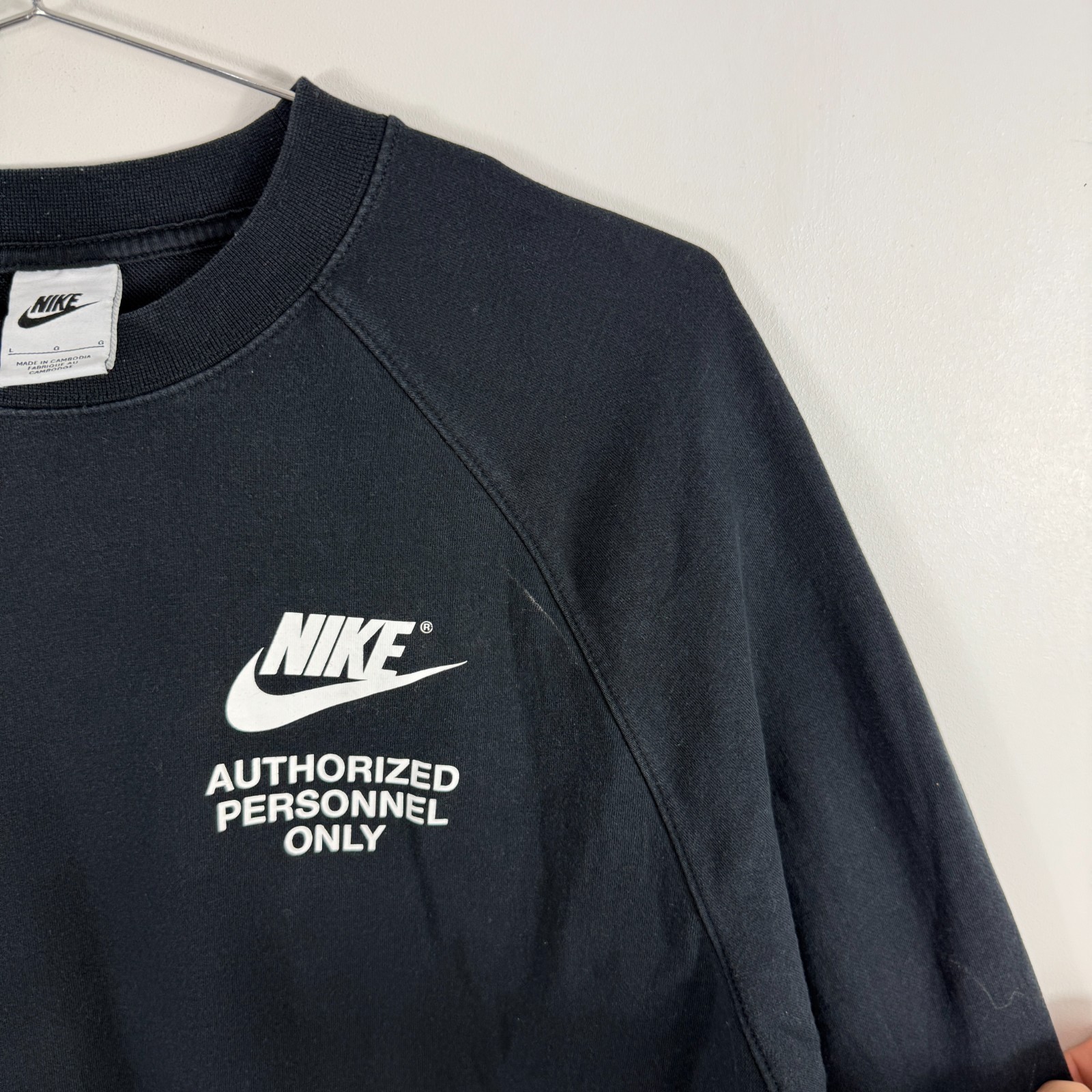 Women's VTG Nike Authorized Personnel Only Black Graphic Size Large Sweatshirt image 8