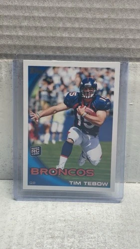 2010 Topps - Tim Tebow #440 Pointing (RC)