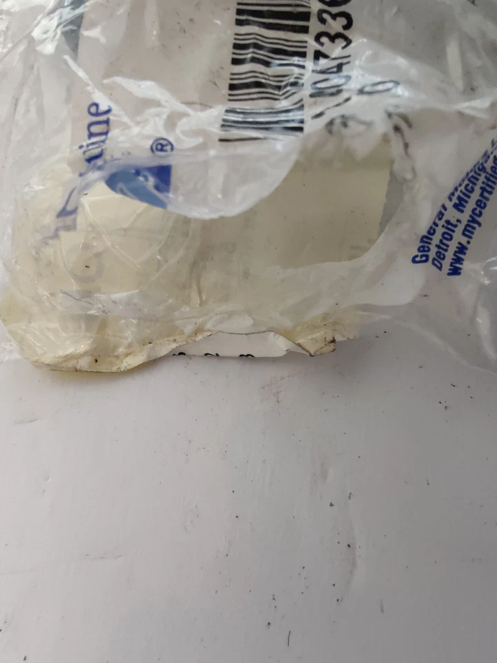 NOS Genuine GM Multi-Purpose Retainer Hinge 14047336 - Image 2 of 3