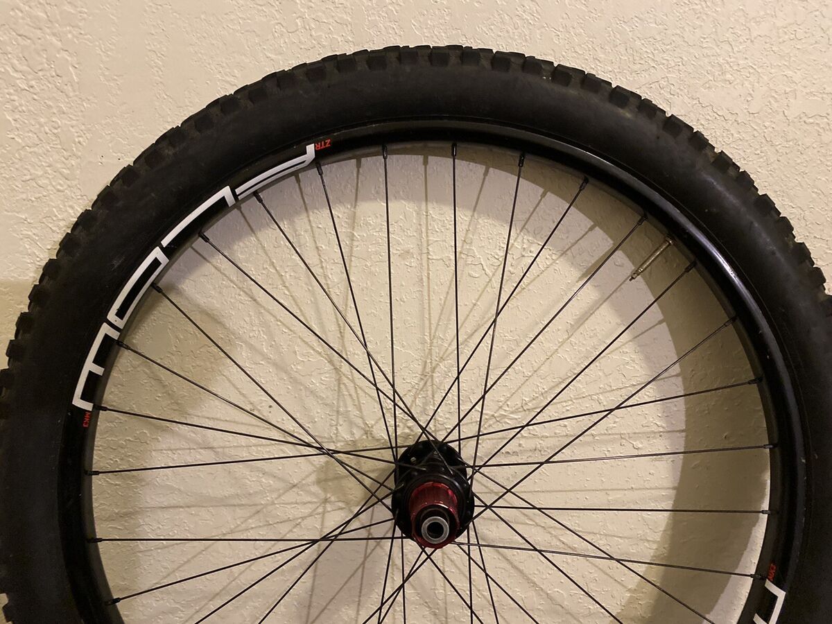 STAN'S NO TUBES FLOW MK3 27.5” Rear Wheel & Maxxis 27.5*2.50 STAN'S NO TUBES FLOW MK3 27.5” Rear Wheel & Maxxis 27.5*2.50