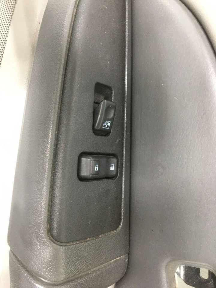 03 GMC YUKON XL 1500 Front Door Trim Panel Foto 2 de 2