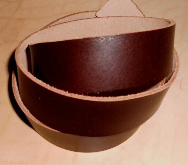 GS-LEATHER Leder BRAUN RIEMEN Stärke ⌀2mm Flachriemen Gürtelriemen Basteln Punzieren
