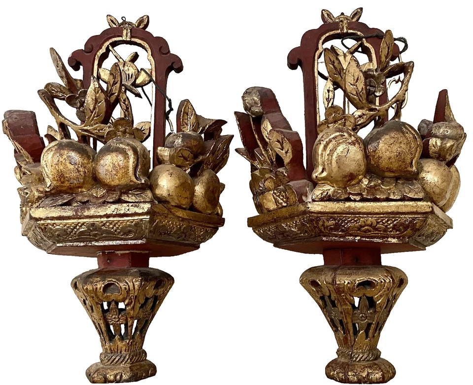 Par de linternas antiguas chinas de madera dorada con motivo de fruta siglo XIX Foto 4 de 4