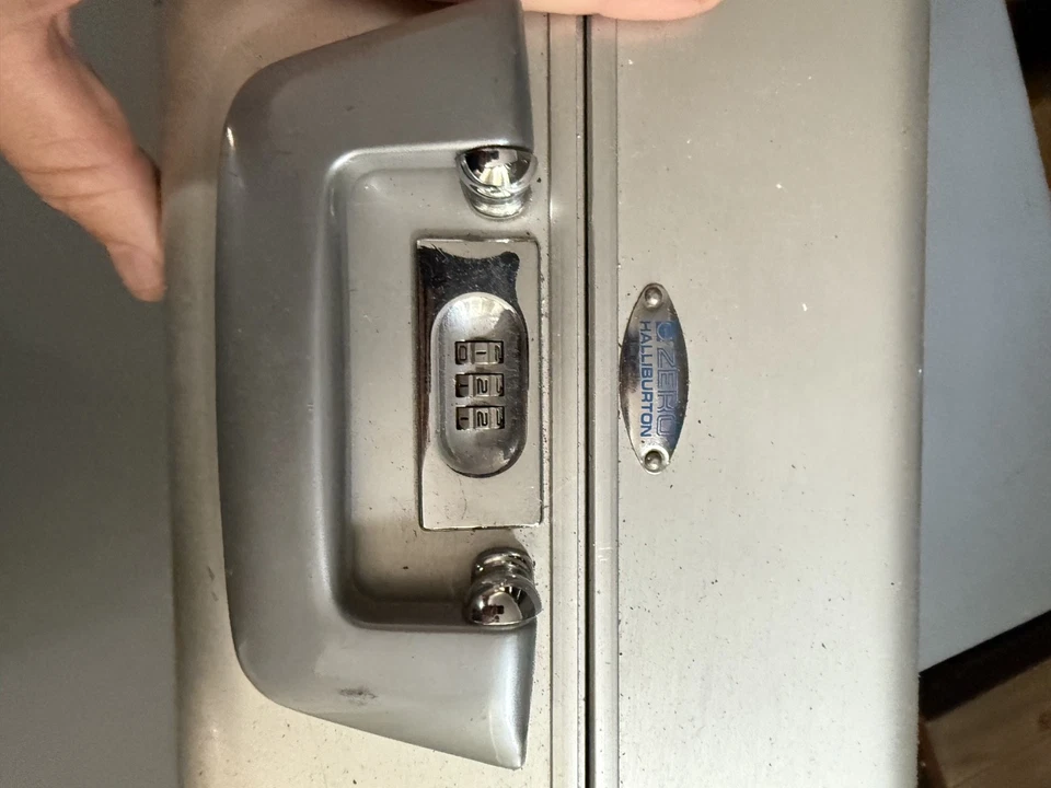 Vintage Zero Halliburton Aluminum20x13x7 Camera Case No Lining/Foam Circa 70s - Image 3 of 4