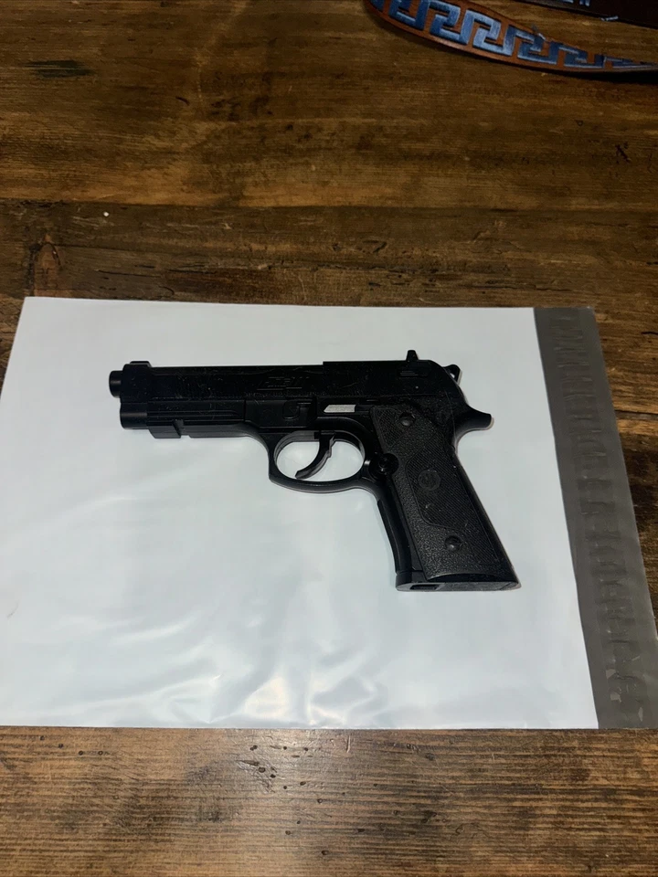 Beretta Elite II CO2 BB Gun Prop Gun, BROKEN BB Gun, For Prop Use Only - Image 2 of 3