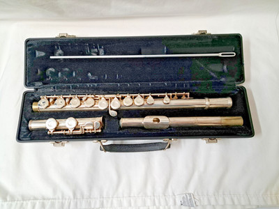 Gemeinhardt KGG  22SP Student Flute With Case