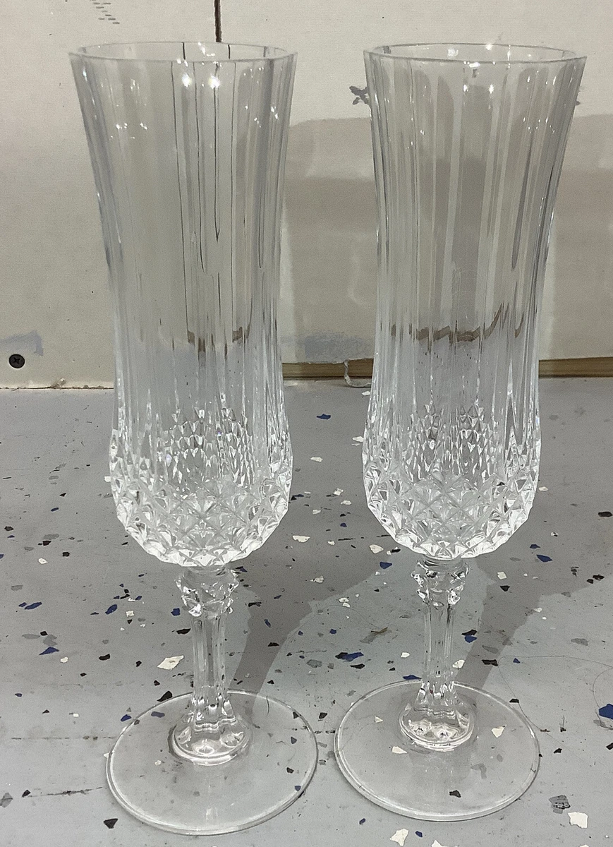 Crystal cut glass fluke glasses perfect for a wedding
