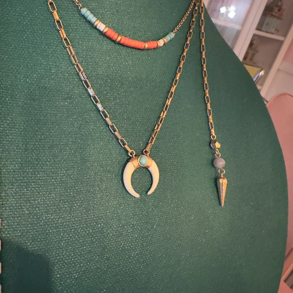 COLLAR CUERNO DE GUERRERO EN CAPAS STELLA & DOT GRANDI Foto 3 de 4