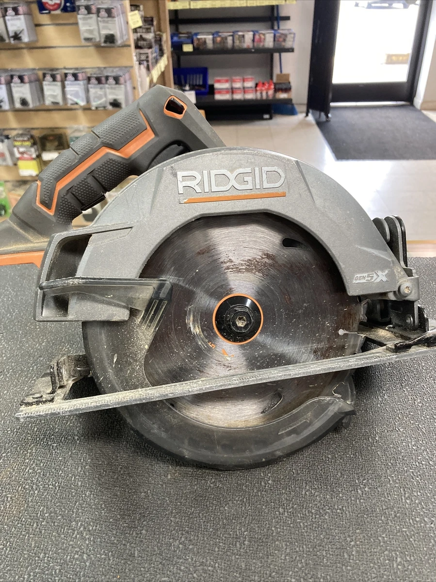 RIDGID 18V Brushless Cordless 7-1/4 in. Circular Saw (Tool Only