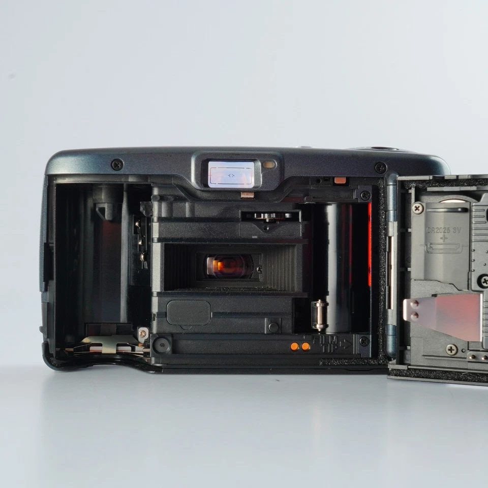 Excelente cámara fotográfica compacta Minolta P's Panorama 24 mm F/4,5 Foto 3 de 4