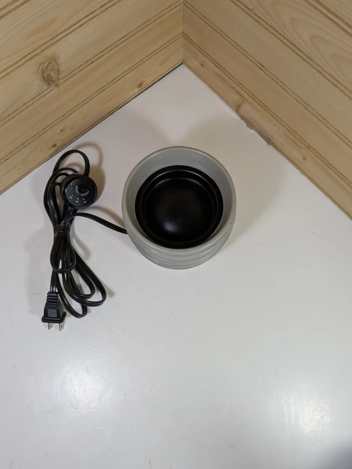 Yankee Candle  Heated Plate Wax Warmer with 3 Setting Power Timer Model SPW-44 - Image 2 of 3