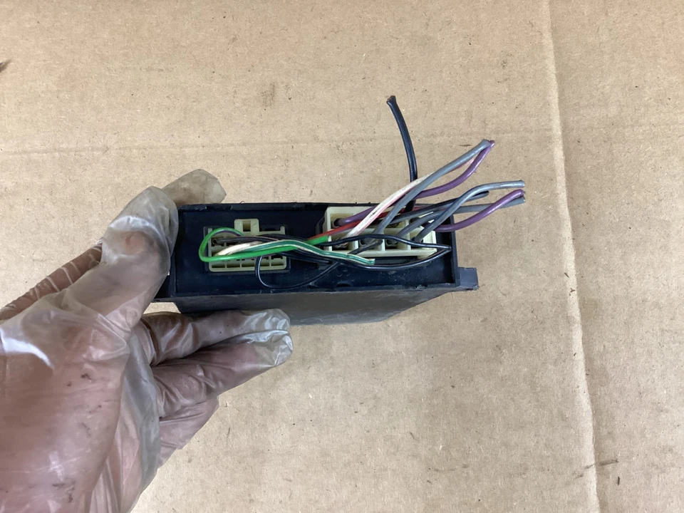 1994 - 1999 Land Rover Discovery Windshield Wiper Control Module 591-53184 - Image 4 of 4