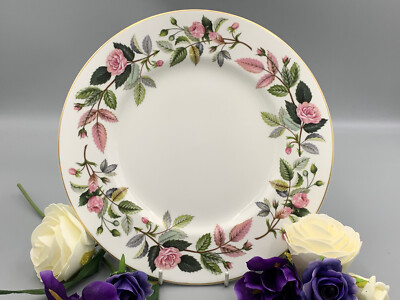 Wedgwood Hathaway Rose - 10,7/8'' Essteller.