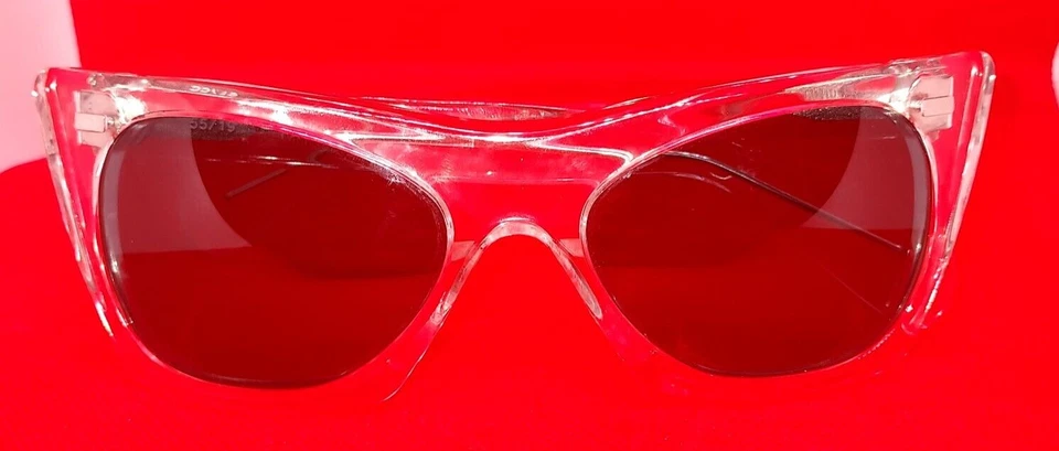 Gafas de sol para mujer vintage inspiradas ojo de gato/rockabilly/góticas Foto 2 de 4