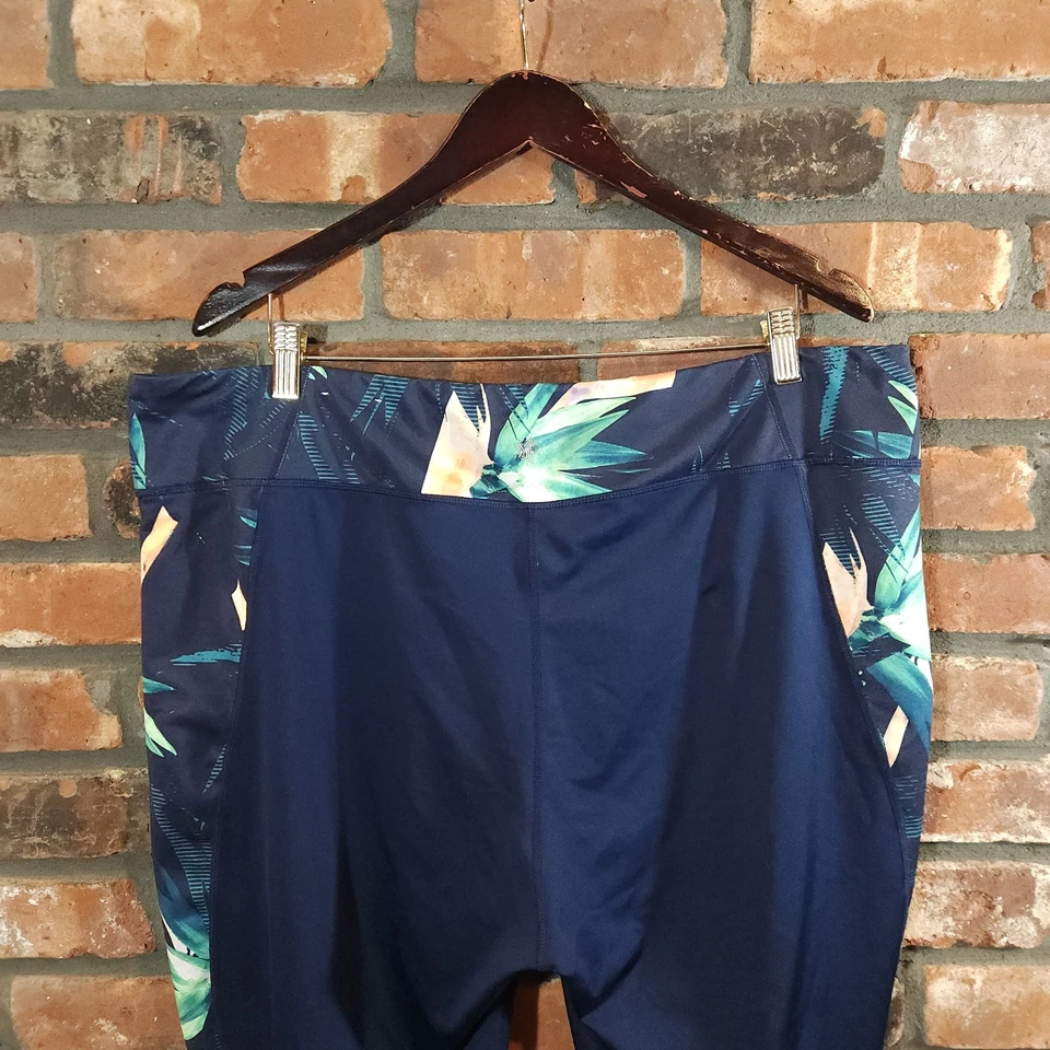 Leggings recortados Tek Gear DryTek con rayas florales entrenamiento para mujer 2X Foto 4 de 4