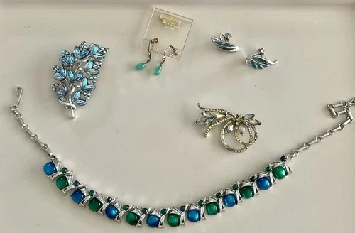 Vintage CORO Pegasus costume jewelry Lot aurora borealis molded glass Brooch +