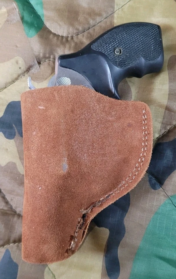 Bianchi Smith&Wesson J Frame Iwb Leather Right-hand Holster With Clip - Image 3 of 4