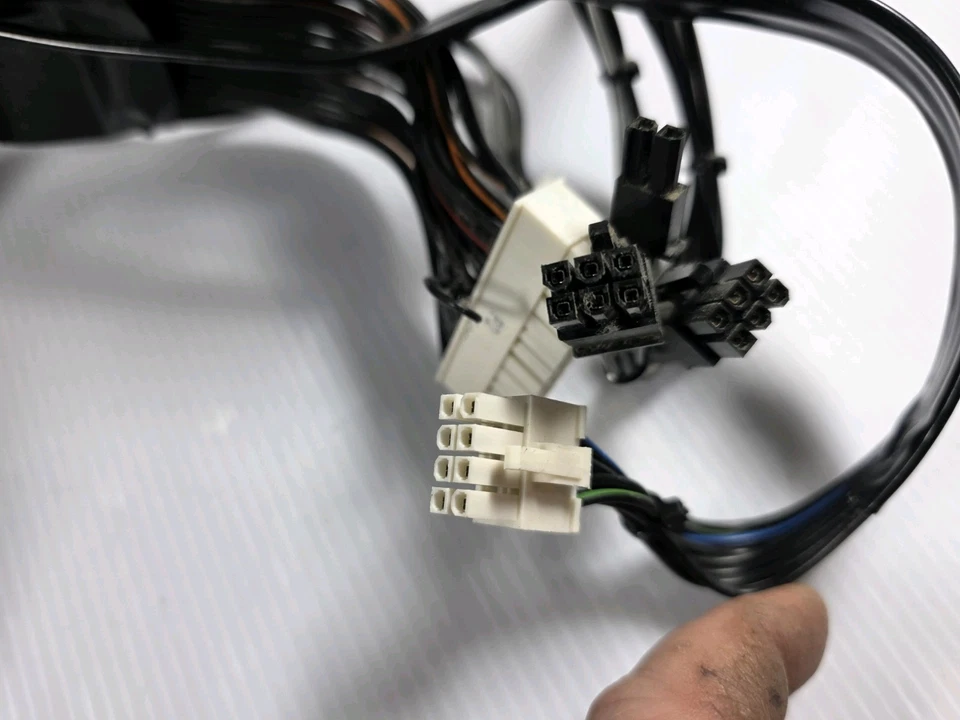 Lenovo FSP800-90WSE 800W 80 Plus Gold Netzteil getestet - Bild 4 von 4