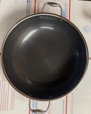 HexClad Hybrid Nonstick 14-Inch Pan Wok with Steel Lid, GREAT!!
