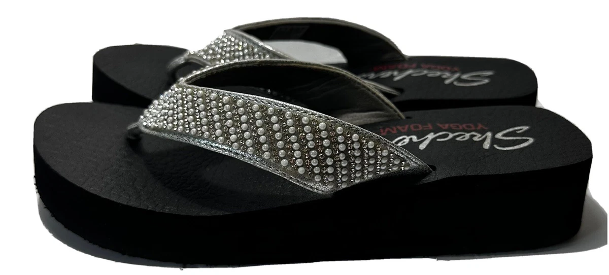 Skechers Womens Size 8 Yoga Mat Silver Rhinestones Flip Flop Sandals