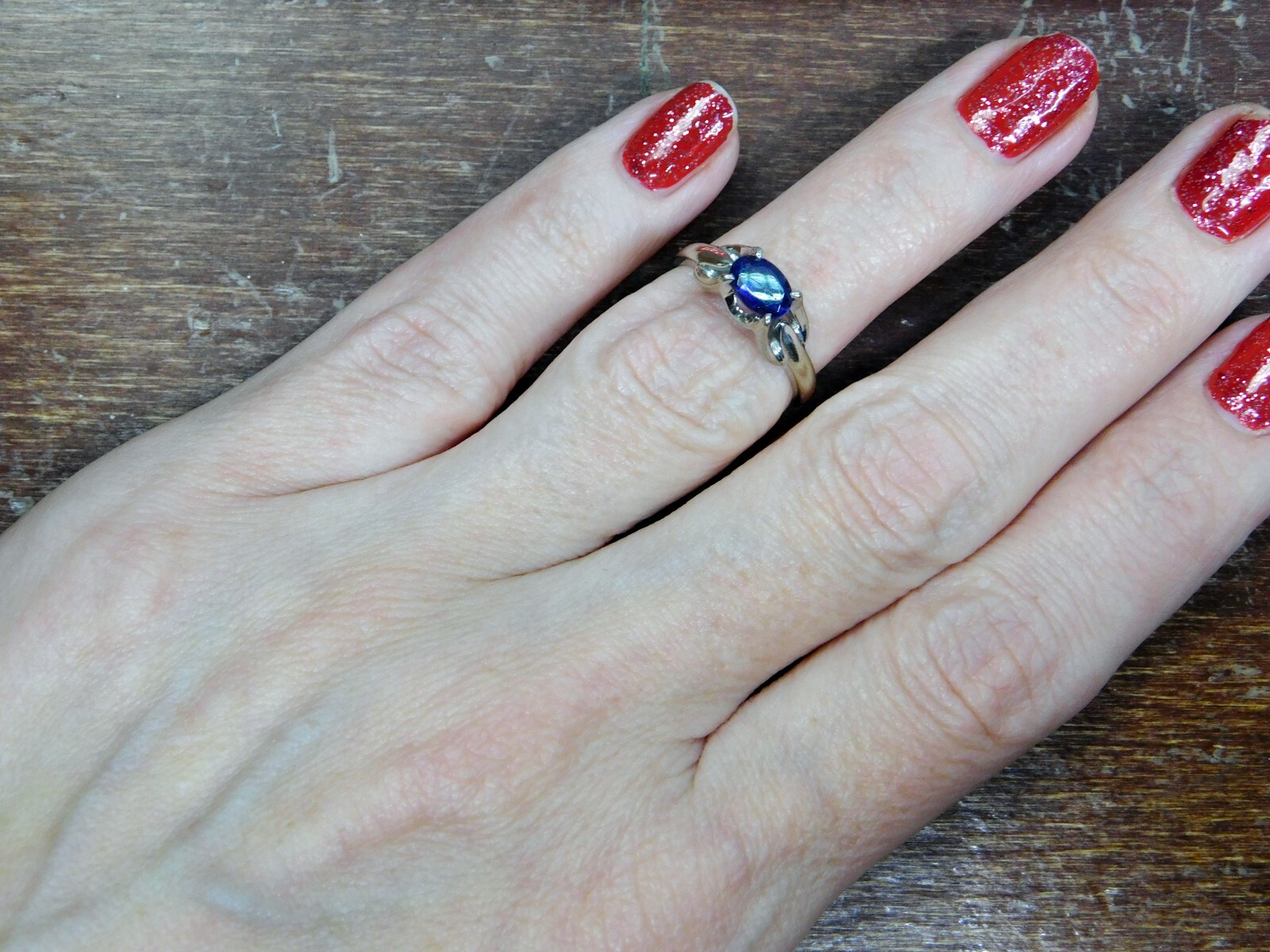 Beautiful Solid 10K White Gold Solitaire Ring w/ … - image 7