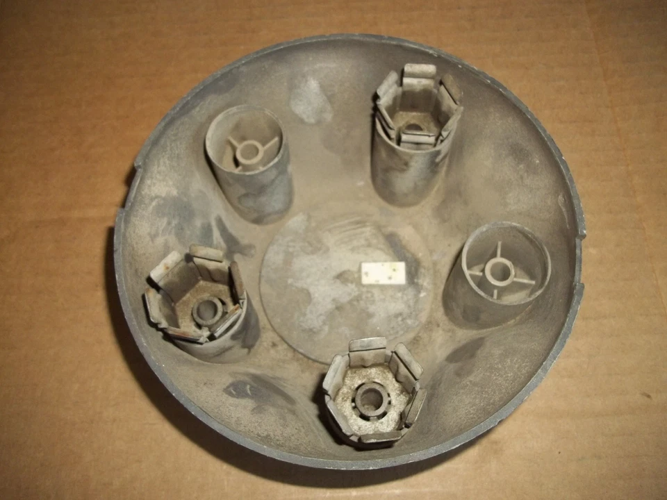 Cubierta de tapacubos central de llanta para camioneta Mazda B2500 B3000 B4000 USADA OEM Foto 3 de 4