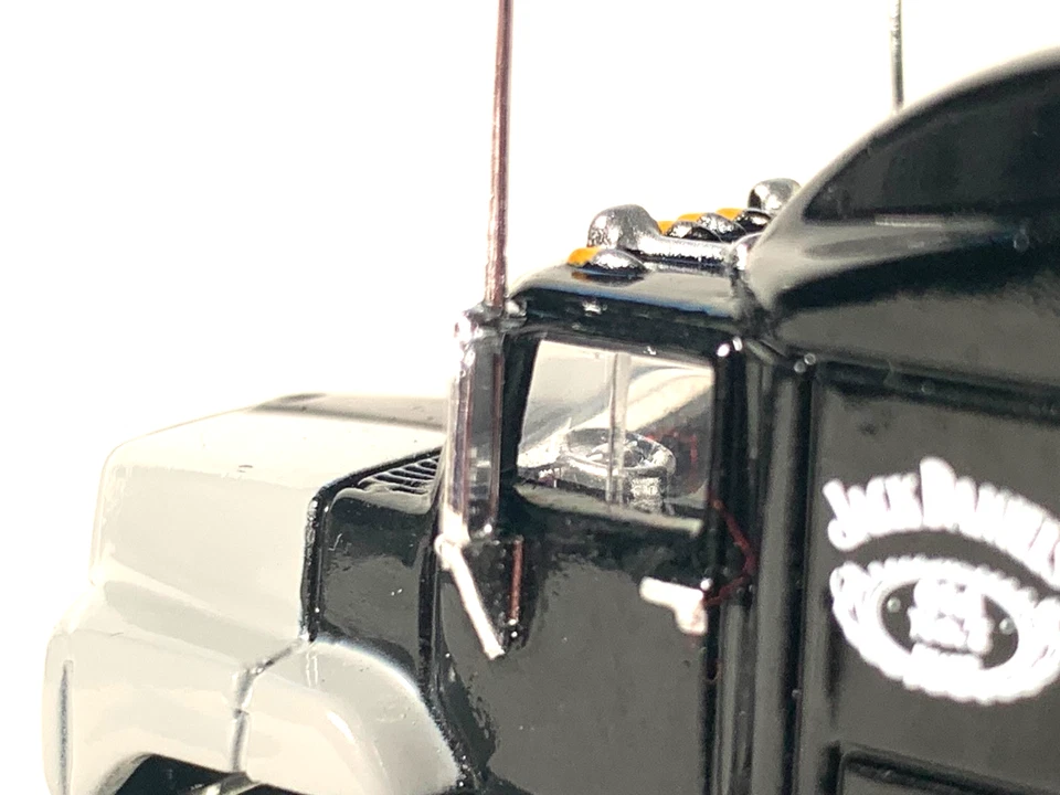 Matchbox Jack Daniels Ford Aeromax Tractor Trailer scale 1:43 INV# 4002 - Image 4 of 4