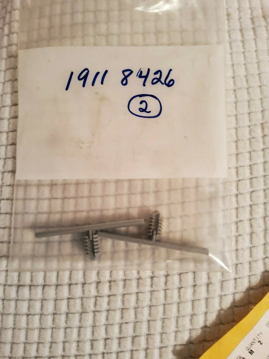 19118426 - CLIPS - General Motors SET OF 2 GM OEM | eBay