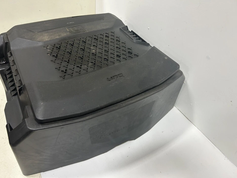 Caja de almacenamiento trasera Ski doo Skandic WT 600 EFI 2022 Foto 3 de 4