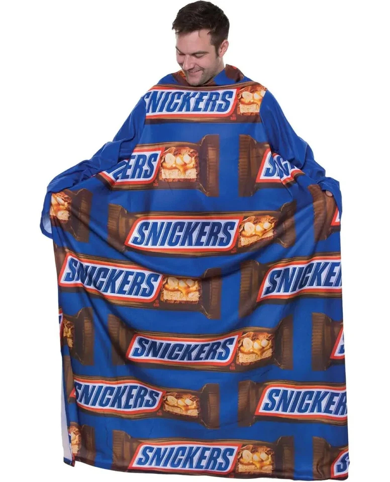 Супермягкое флисовое одеяло Snuggie Snickers Candy Bar 71 x 54 дюйма с рукавами - Изображение 3 из 4