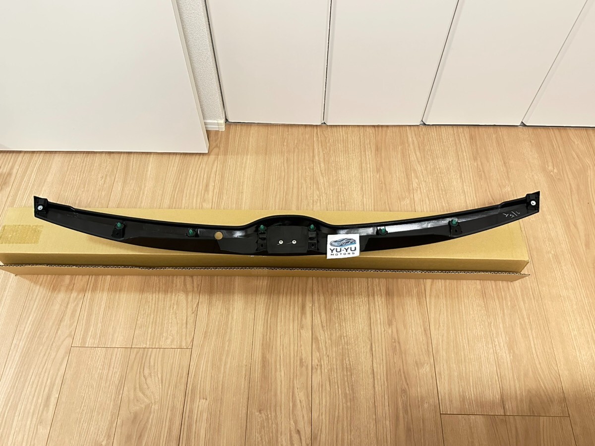 Honda Genuine Jazz Fit GK3 Tail Gate Rear Garnish Assy Black 74890