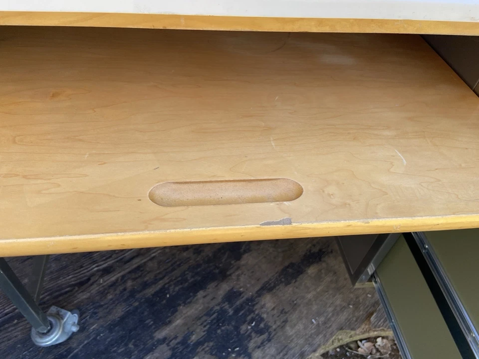 Juego de escritorio vintage Pottery Barn para adolescentes Foto 4 de 4