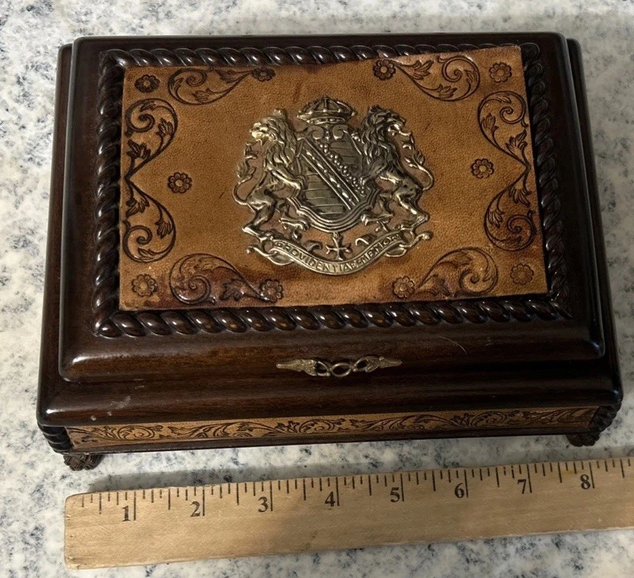 Reuge Sainte Croix In Collectible Music Boxes (1940-1970) for sale