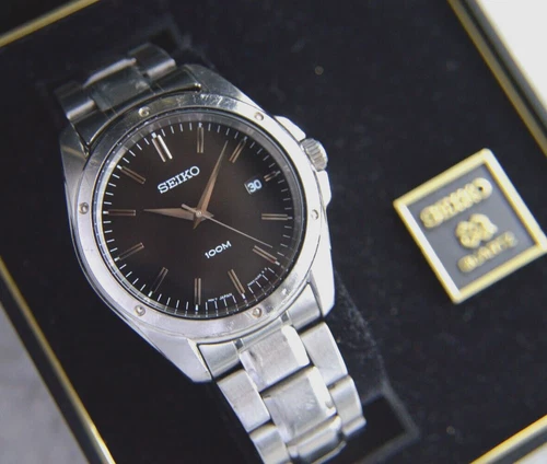 Boxed Vintage Seiko Quartz Black Dial Steel Men's 100M Bracelet Watch Steel Date
