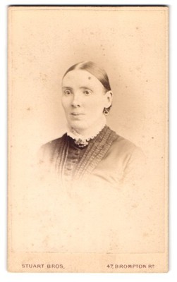 Fotografie Stuart Brothers, Knightsbridge, 47 Brompton Road, Portrait englische 