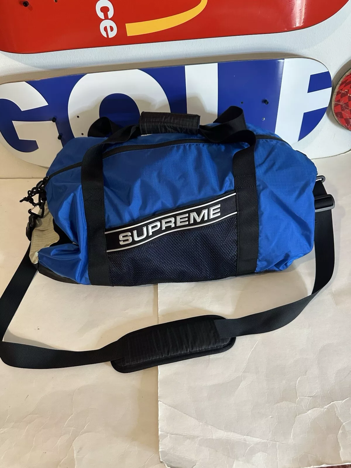 Sac de voyage Supreme logo 3D FW23 (bleu)