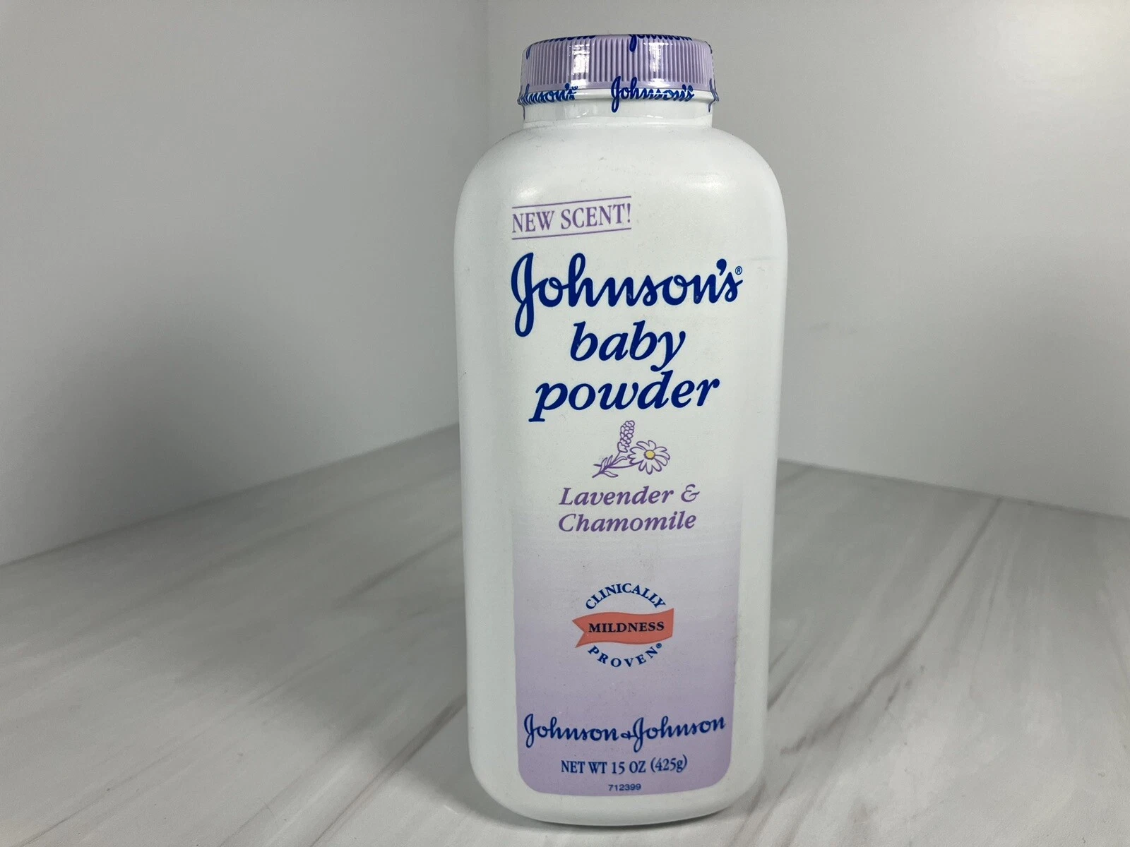 VTG Johnsons Baby Powder Lavender & Chamomile 15oz 2000 New Scent