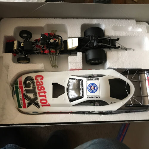 John Force 2001 Castrol GTX Funny Car 6,504 Produced  1/24 Action - Picture 1 of 12