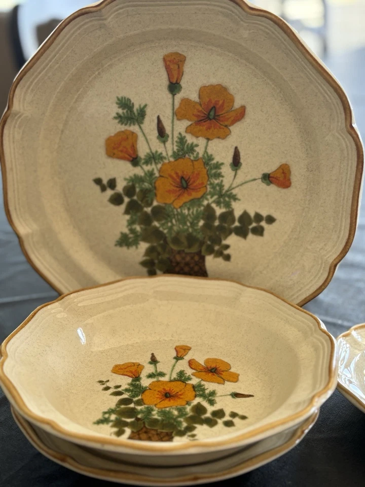 Vajilla Mikasa Petunia 65 piezas usada en perfecto estado. Sin astillas Foto 3 de 4