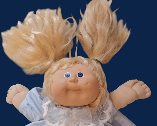 VINTAGE ORIGINAL CLOTHING - BLONDE HAIR BLUE EYED CABBAGE PATCH DOLL