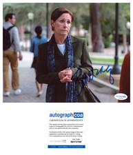 Laurie Metcalf 'The Dropout' Signed 8x10 Photo 'Dr. Phyllis Gardner' ACOA Laurie Metcalf 'The Dropout' Signed 8x10 Photo 'Dr. Phyllis Gardner' ACOA