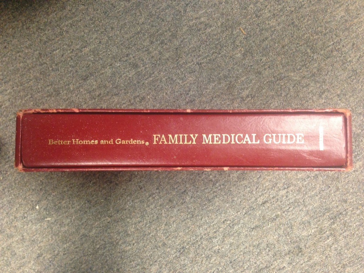FAMILY MEDICAL GUIDE ハードカバー　洋書 HARDCOVER BETTER HOMES AND GARDEN FAMILY MEDICAL GUIDE W