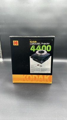 Kodak Carousel 4400 Slide Projector w/ Remote, 140 Tray & Box