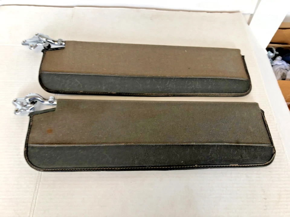 PAR DE PARASOLES CADILLAC 1949, ORIGINALES LIMPIOS, PUEDEN ADAPTARSE A OTROS AÑOS, OEM GM Foto 2 de 4