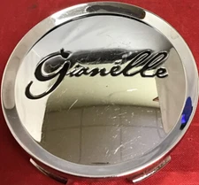 ONE USED GIOVANNA WHEELS CHROME CENTERCAP P/N 020K74-1 13364