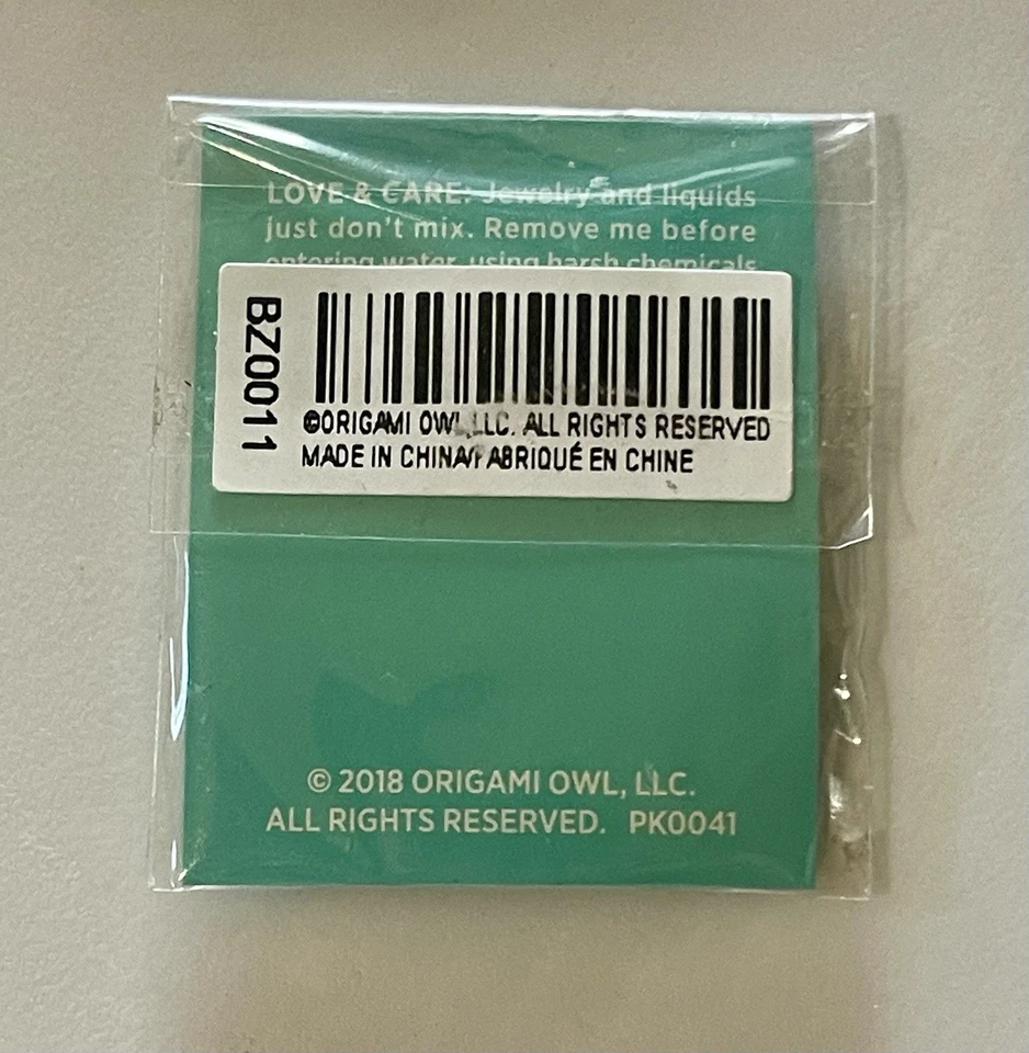 Origami Owl Mediano Plateado Torcido Medallón Cara Solo con Ópalo Blanco Swarovski BZ0011 Foto 3 de 3