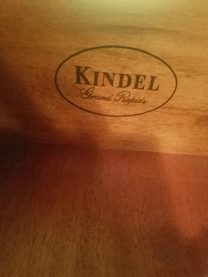 KINDEL #166-5 牛津红木新英格兰高男孩安妮女王风格 — 第 2/4 张图片