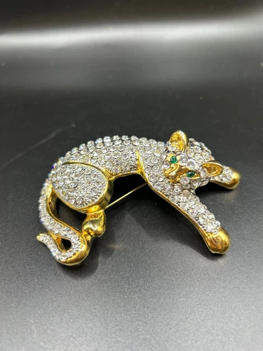 VINTAGE PAVE RHINESTONE CAT BROOCH SHOULDER SITTING GLAM COSTUME JEWELRY