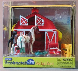Breyer Stablemate Pocket Barn With Veterinarian Set 1 32 Scale